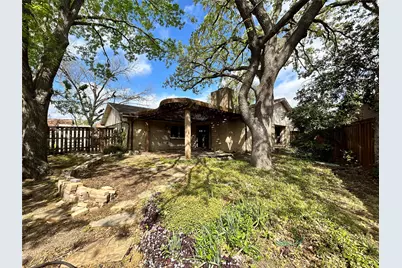 1806 Clear Creek Lane, Carrollton, TX 75007 - Photo 26