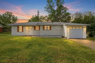 604 E 5th St, Weatherford, TX 76086 - Photo 2