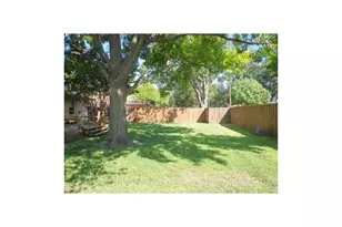 10454 Lanshire Dr, Dallas, TX 75238 - Photo 18