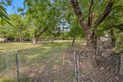 2820 Namur Street, Dallas, TX 75227 - Photo 2