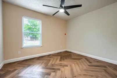 909 Columbus Court, Bedford, TX 76022 - Photo 14