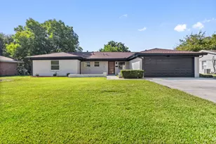 729 Finland St, Grand Prairie, TX 75050 - Photo 2