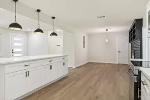 729 Finland St, Grand Prairie, TX 75050 - Photo 10