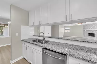 12 Somerset Terrace, Bedford, TX 76022 - Photo 8