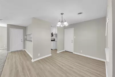 12 Somerset Terrace, Bedford, TX 76022 - Photo 4