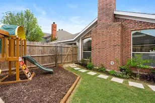 1328 Rawlins Dr, Lancaster, TX 75134 - Photo 30