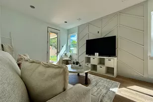 216 SW 13th St, Mineral Wells, TX 76067 - Photo 16