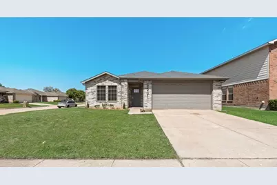 2201 Bradford Pear Drive, Little Elm, TX 75068 - Photo 2