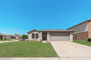 2201 Bradford Pear Dr, Little Elm, TX 75068 - Photo 2