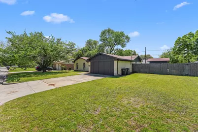 7440 Beckwood Drive, Fort Worth, TX 76112 - Photo 2