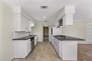 7440 Beckwood Dr, Fort Worth, TX 76112 - Photo 6