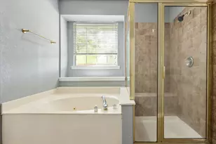 301 Andre Dr, Irving, TX 75063 - Photo 30