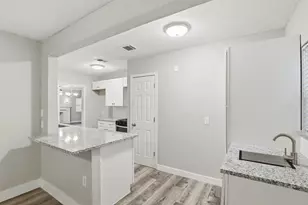 227 S Hampton Rd, Dallas, TX 75208 - Photo 16