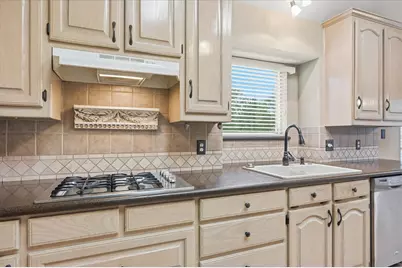 1616 Oak Creek Drive, Hurst, TX 76054 - Photo 12