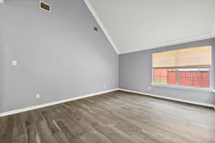 301-A Andre Dr, Irving, TX 75063 - Photo 4