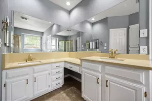 301-A Andre Dr, Irving, TX 75063 - Photo 30