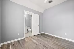 301-A Andre Dr, Irving, TX 75063 - Photo 26