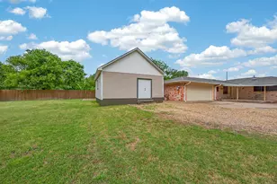 219 W Jefferson St, Palmer, TX 75152 - Photo 6