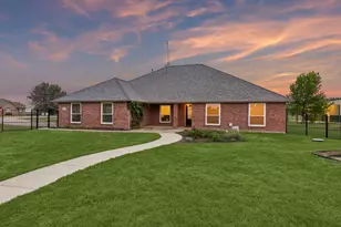 1901 Saw Tooth Ct, Haslet, TX 76052 - Photo 6