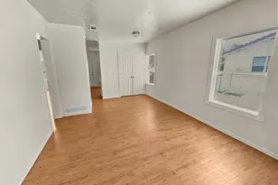 109 S 5th St, Sanger, TX 76266 - Photo 2