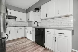 1629 Brent Ct, Grand Prairie, TX 75051 - Photo 6