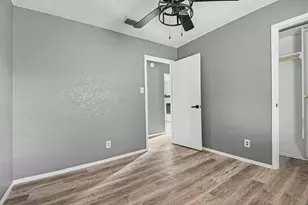 1629 Brent Ct, Grand Prairie, TX 75051 - Photo 16