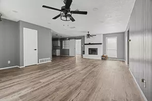 1629 Brent Ct, Grand Prairie, TX 75051 - Photo 10