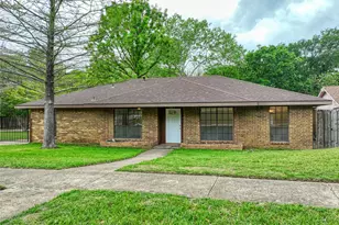 306 Larry Dr, Duncanville, TX 75137 - Photo 1