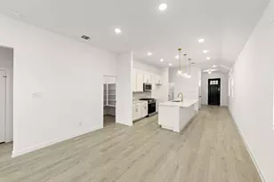 5925 Laurel Lk Ln, Pilot Point, TX 76258 - Photo 8
