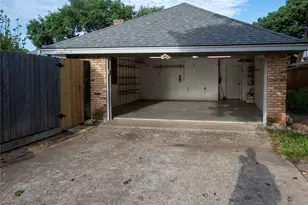 12706 Whispering Hills Dr, Dallas, TX 75243 - Photo 22