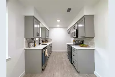 2933 Hunting Drive, Fort Worth, TX 76119 - Photo 8