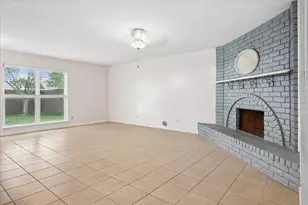 1109 Loving Trail, Grand Prairie, TX 75052 - Photo 2