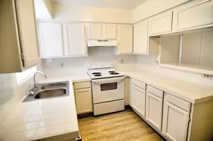 9563 Olde Towne Row, Dallas, TX 75227 - Photo 4