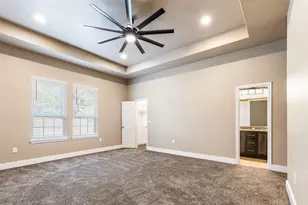 413 Henderson St, Bonham, TX 75418 - Photo 16