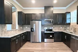 413 Henderson St, Bonham, TX 75418 - Photo 8