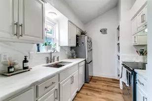 2001 Embassy Way, Carrollton, TX 75006 - Photo 4