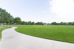 9750 Grassland Dr, Frisco, TX 75035 - Photo 32