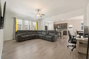 909 First St, Sanger, TX 76266 - Photo 8