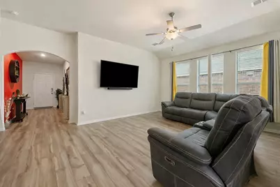 909 First Street, Sanger, TX 76266 - Photo 2