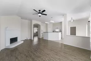 2124 Hickory Ridge Dr, Mesquite, TX 75181 - Photo 2