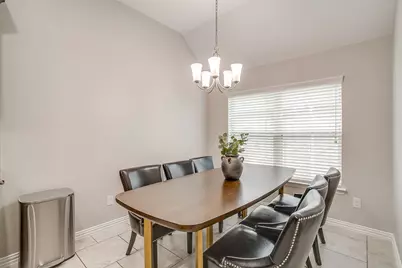 2721 Buffalo Run, Burleson, TX 76028 - Photo 10