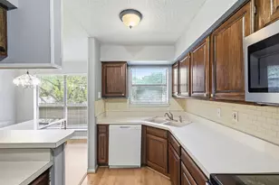 2014 Willoughby Ln, Arlington, TX 76011 - Photo 10