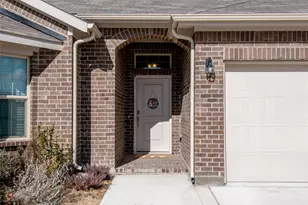 1117 Croxley Wy, Fort Worth, TX 76247 - Photo 2