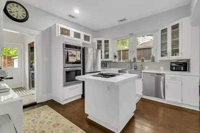 307 N Edgefield Avenue, Dallas, TX 75208 - Photo 12