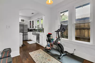 307 N Edgefield Avenue, Dallas, TX 75208 - Photo 10