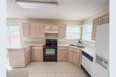 554 Valley View Drive, Lewisville, TX 75067 - Photo 10