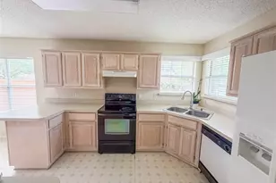 554 Valley View Dr, Lewisville, TX 75067 - Photo 10