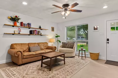 704 W Elizabeth Drive, Robinson, TX 76706 - Photo 4