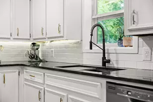 704 W Elizabeth Dr, Robinson, TX 76706 - Photo 18