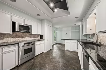 405 Chandler Lake Road, Fort Worth, TX 76103 - Photo 16